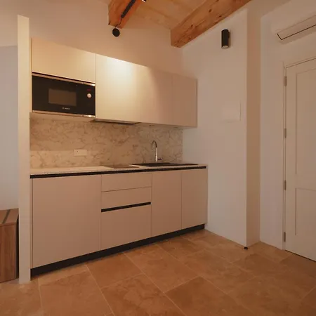V60 Apartment