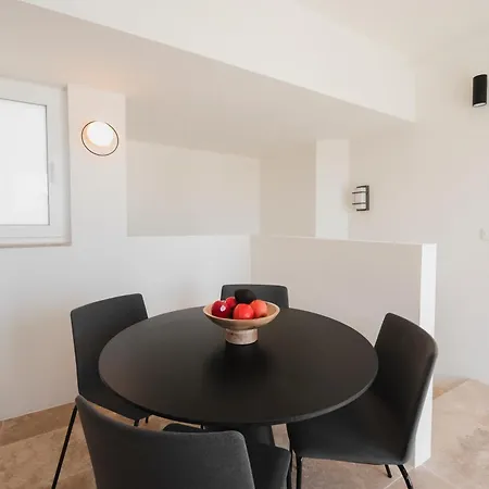 Apartment V60